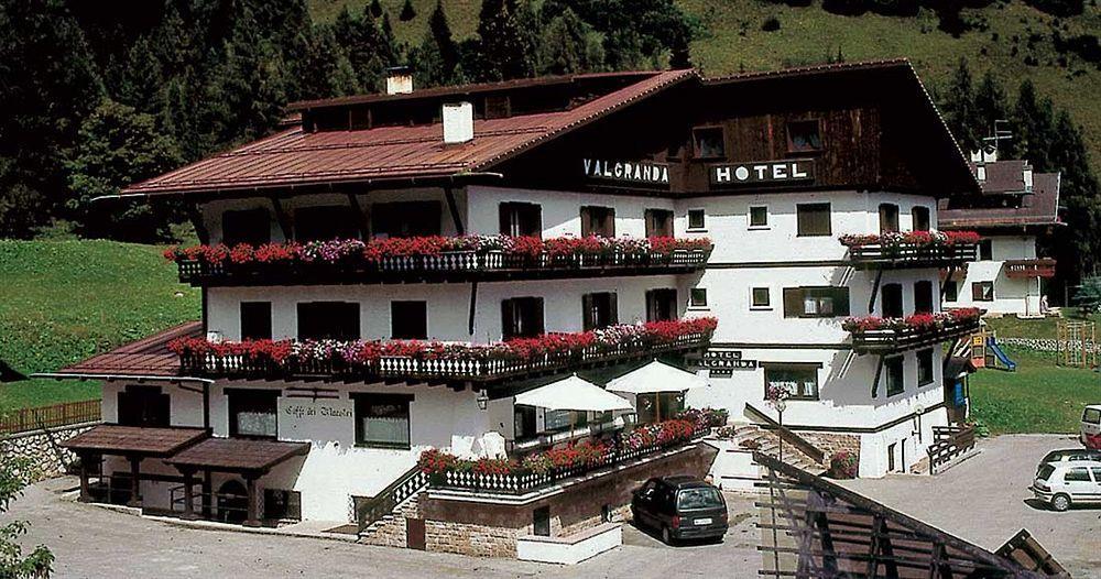 Hotel Valgranda Wellness & Spa Val di Zoldo Exteriör bild